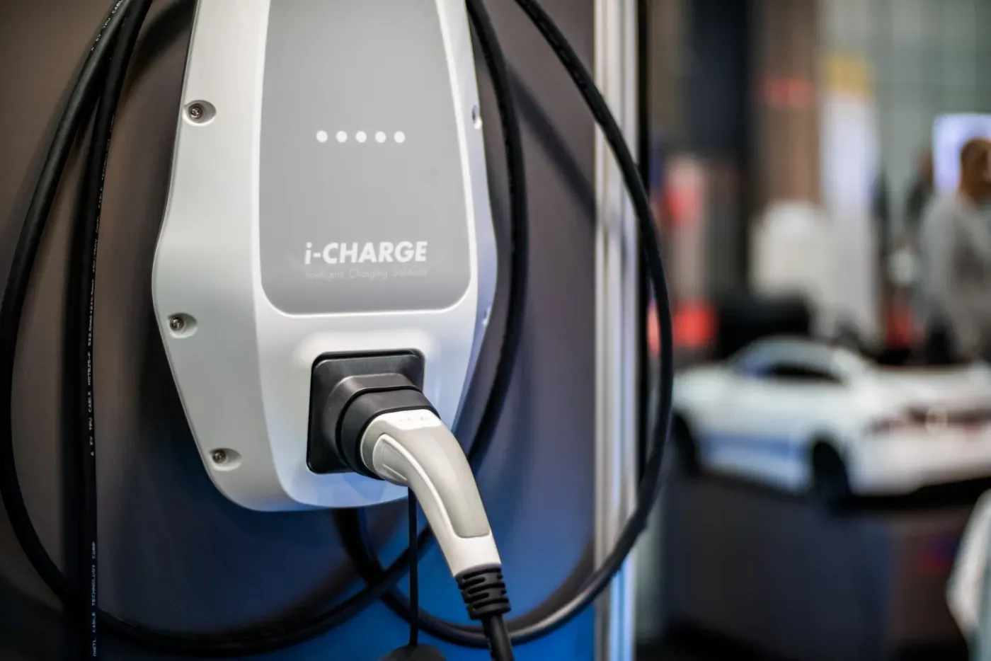 Borne de recharge IRVE à Saint-Denis