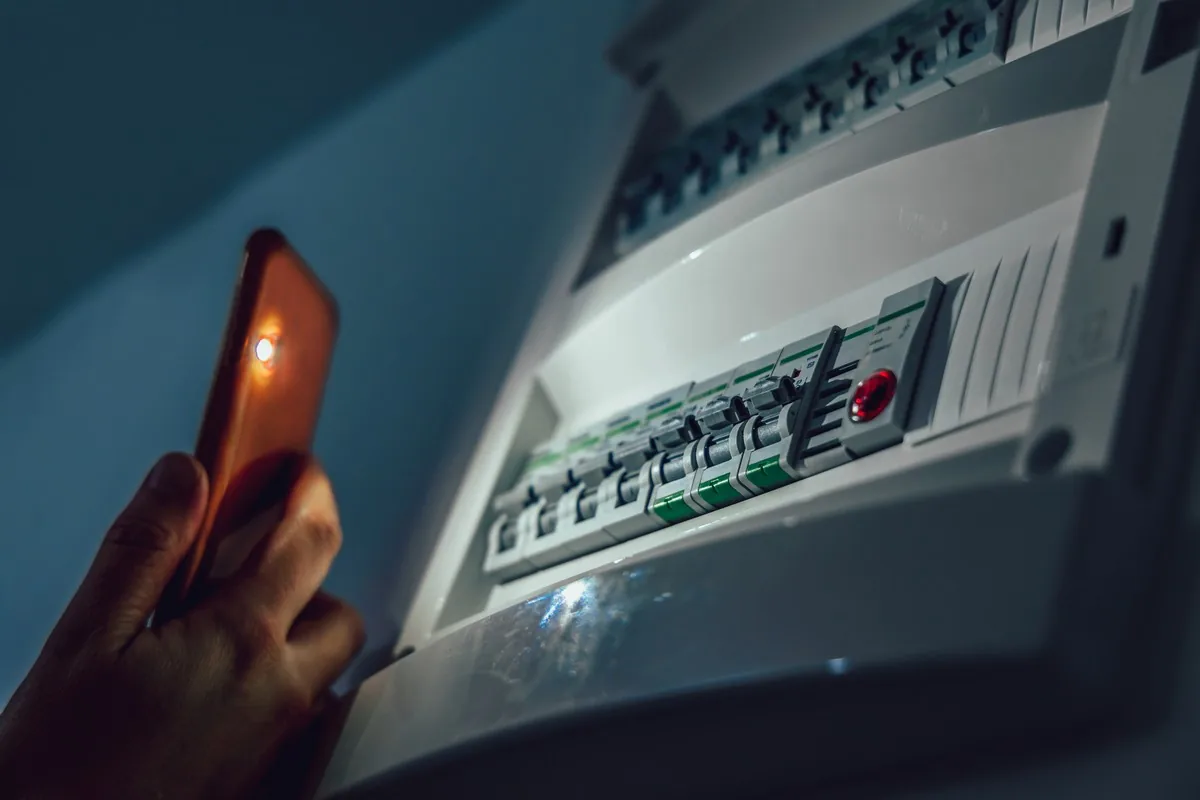 SOS électricien 24h/24 et 7j/7 à Saint-Denis SOS électricien 24h/24 et 7j/7 à Saint-Denis